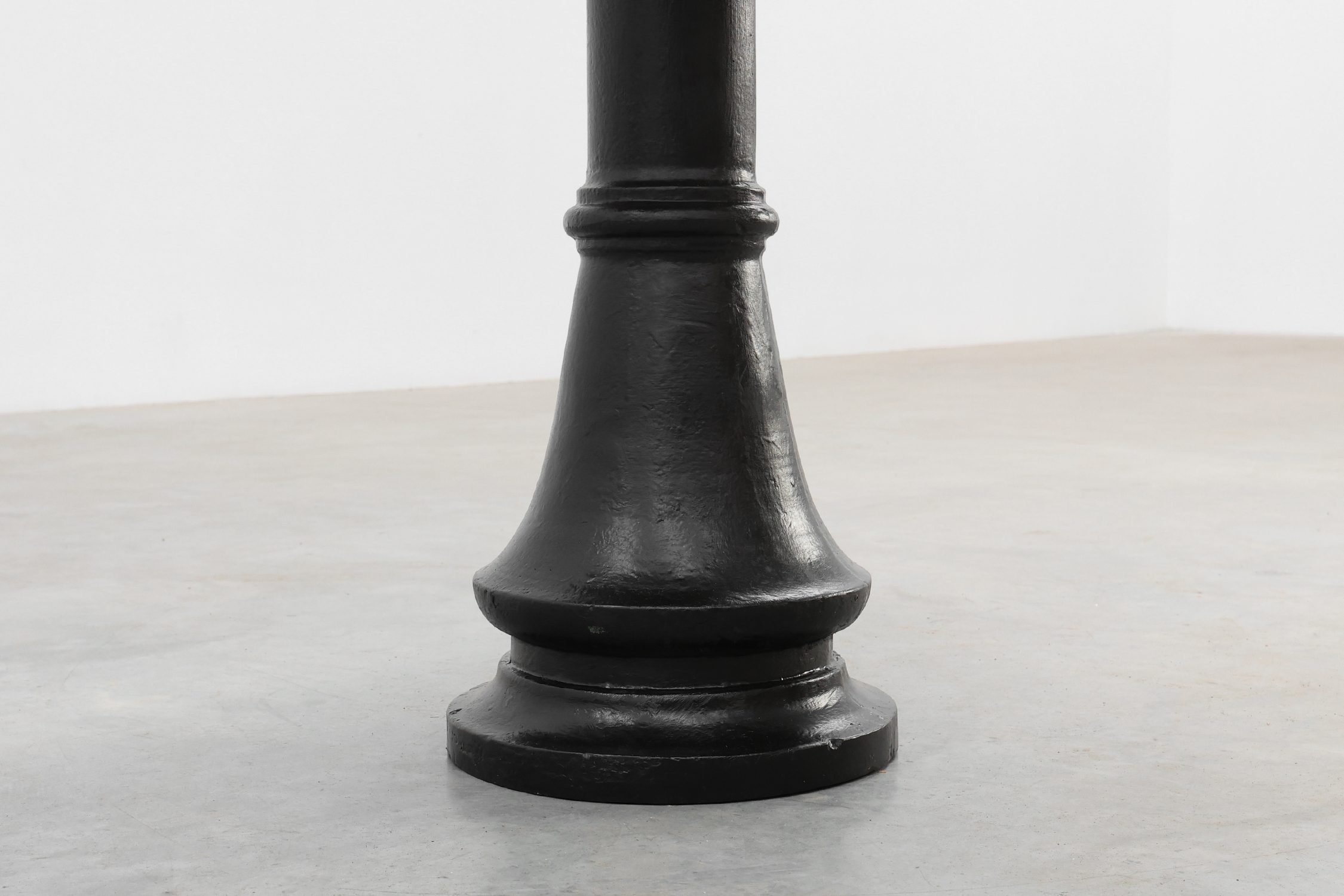 Cast iron garden table with Carrara marble top, France ca. 1900thumbnail